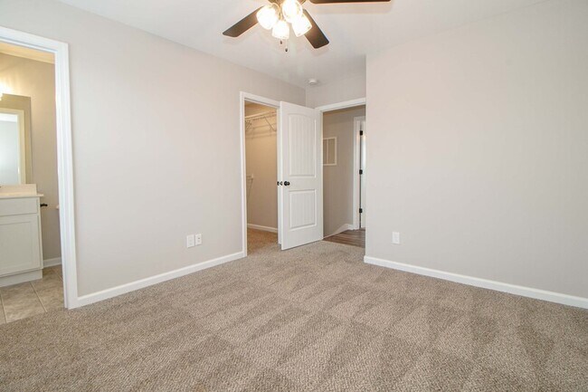 Building Photo - 1115 Hillwood Dr