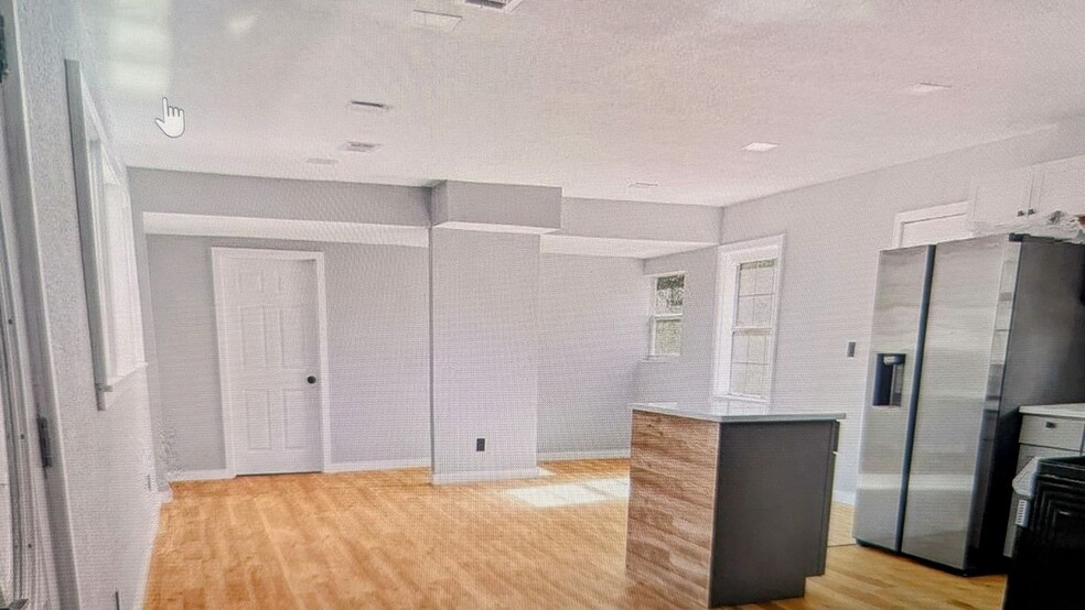 Primary Photo - 3190 Torres Ave