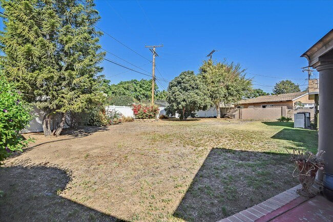 Building Photo - 9239 Bonavista Ln