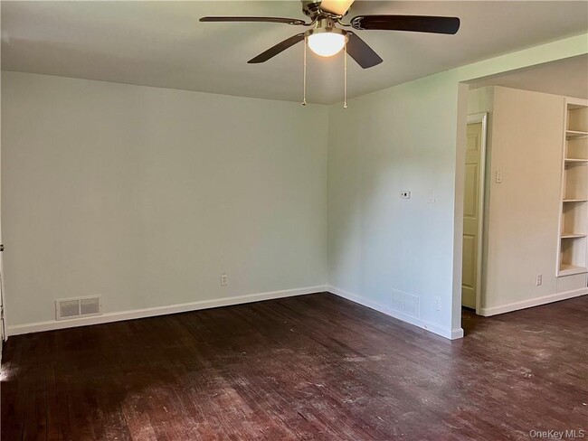 Building Photo - 3036 US-6