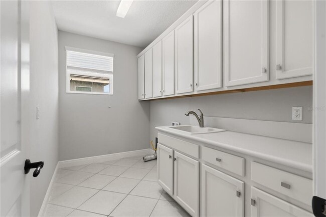Building Photo - 30271 Southernwood Ct