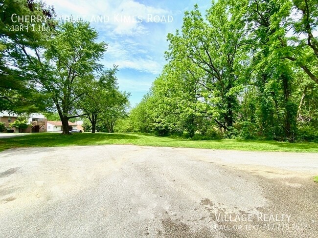 Building Photo - 225 Cherry St