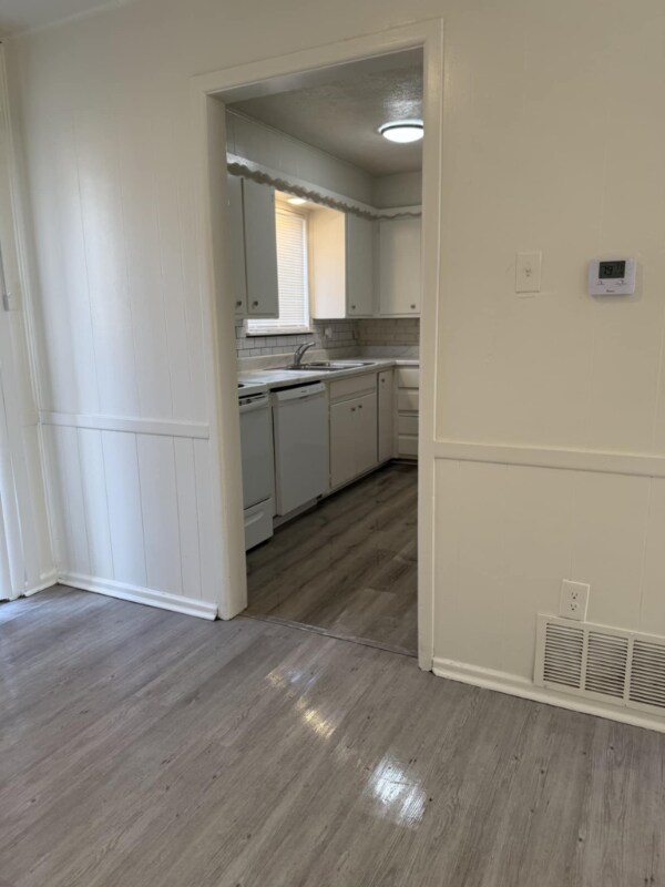Building Photo - 1303 65th Dr