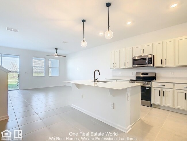 Building Photo - 2971 Maloof Dr