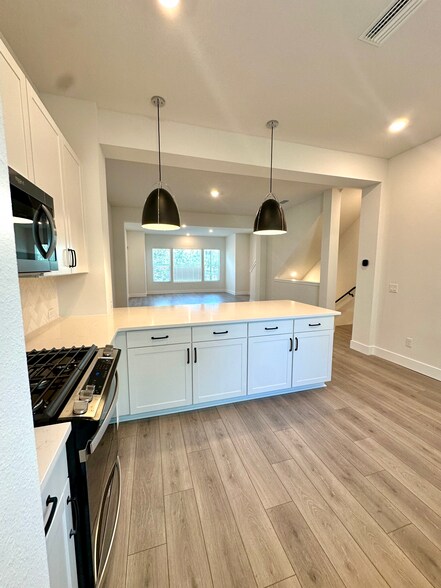 Building Photo - 3109 4th Ter N