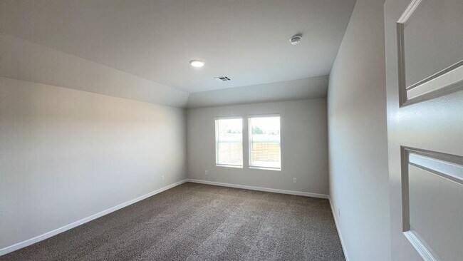 Building Photo - 10709 Red Thistle Dr