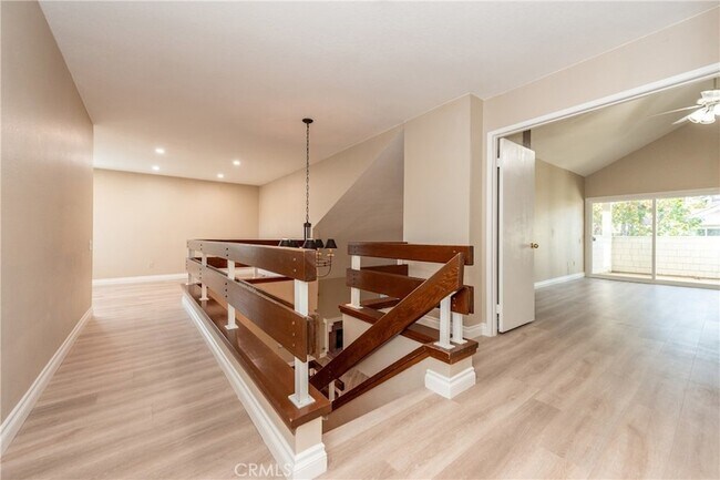 Building Photo - 6 Elderberry