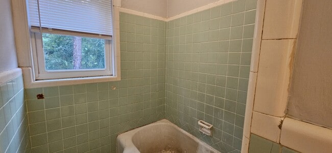 Building Photo - 1528 S Park Ave