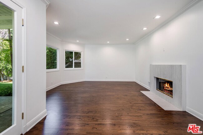 Building Photo - 161 N Hamel Dr