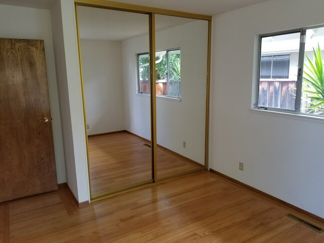 Building Photo - SANTA CLARA - 4 bedroom home with hardwood...