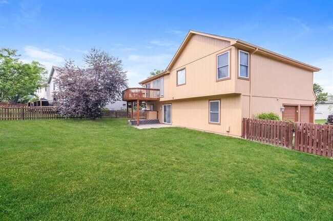 Building Photo - 2601 SW 10th St, Kansas City, MO, 64081