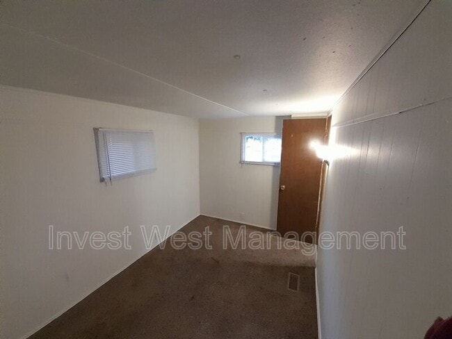 Building Photo - 626 Silverbrook Rd