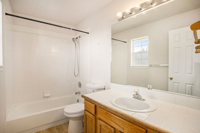 Building Photo - 3272 Capstan Way