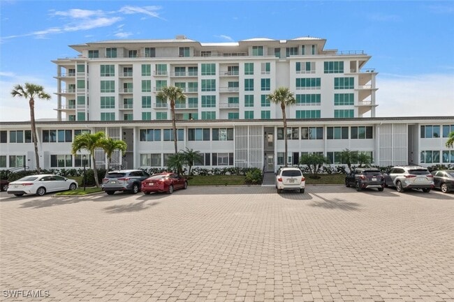 Building Photo - 1065 Gulf Shore Blvd N