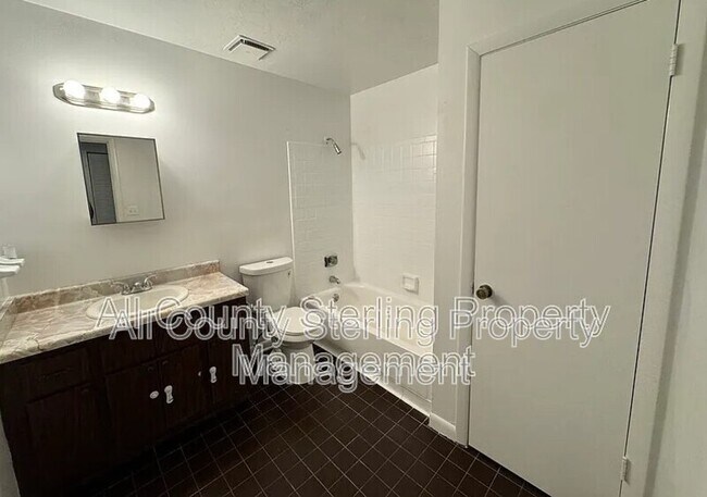 Building Photo - 4417 SW 71st Terrace