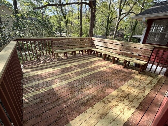 Building Photo - 200 Indian Creek Dr