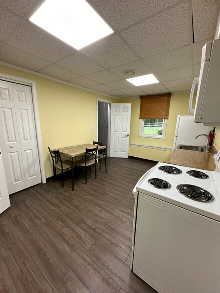 Building Photo - 1675 Old Nelson Rd