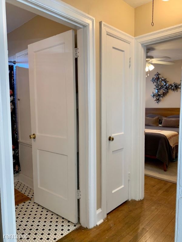 Building Photo - 2 br, 1 bath House - 1904 Warfield A Unit A