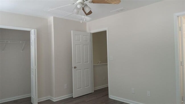Building Photo - 755 Crestwell Cir