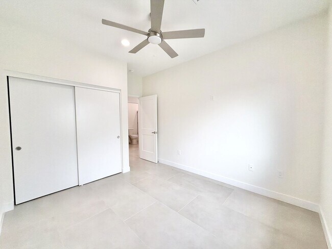 Building Photo - AVAILABLE NOW!! Beautiful 4 Bedroom 3 Bathroom Home in Cathedral City