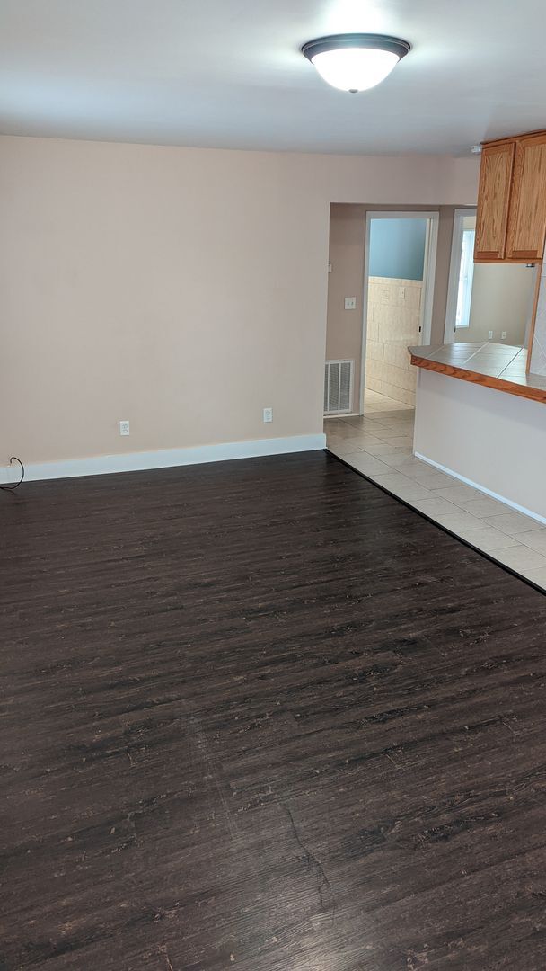 Building Photo - Spacious 2-Bedroom Home Available NOW!