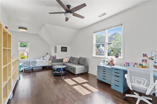 Building Photo - 455 Majestic Cove