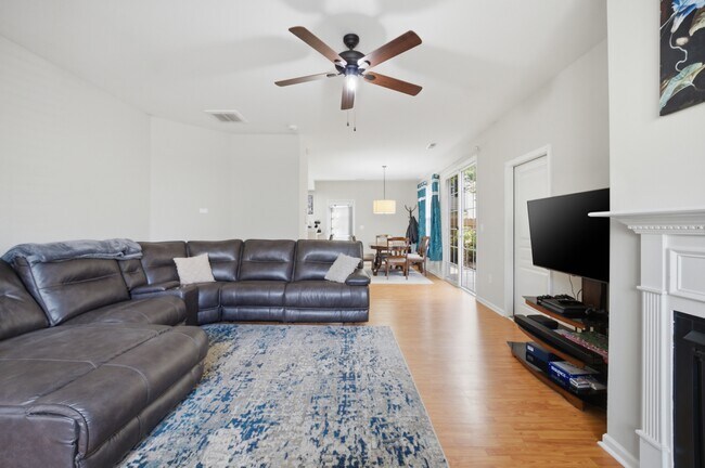 Building Photo - 5325 Brinsley Ln