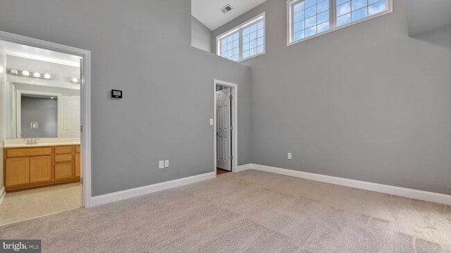 Building Photo - 1833 Drew St