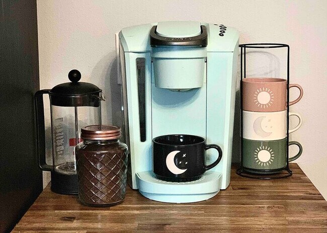 Building Photo - 2 Mead Dr