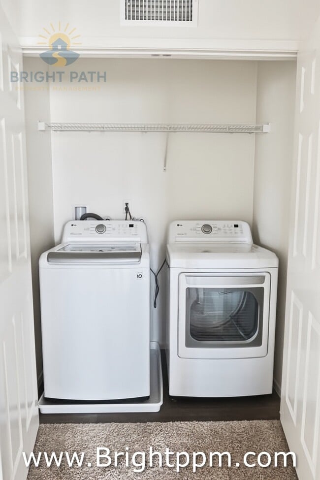 Building Photo - 67411 Rio Rosalia Dr