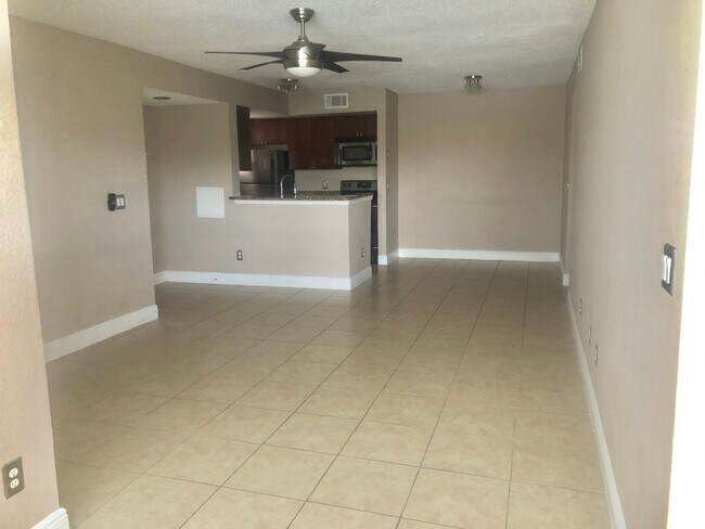 Building Photo - APARTMENT FOR RENT IN THE BEST AREA OF ORLANDO