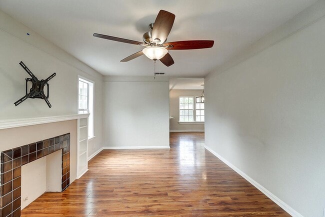 Building Photo - 722 Ralston Ave