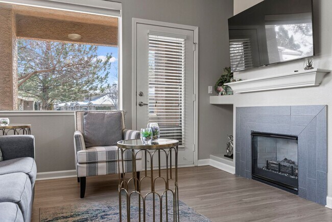 Building Photo - Fully Furnished Single Level Condo Resort LIving