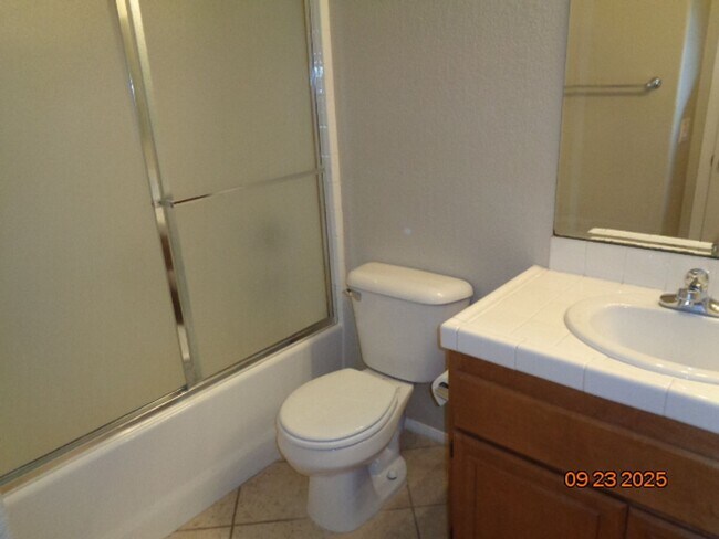 Building Photo - Beautiful One Story Offering 1559 sq. ft. ...