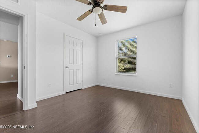 Building Photo - 8704 Lake George Cir W