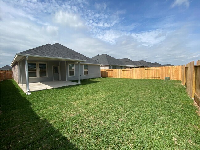 Building Photo - 31302 Whitfield Ct