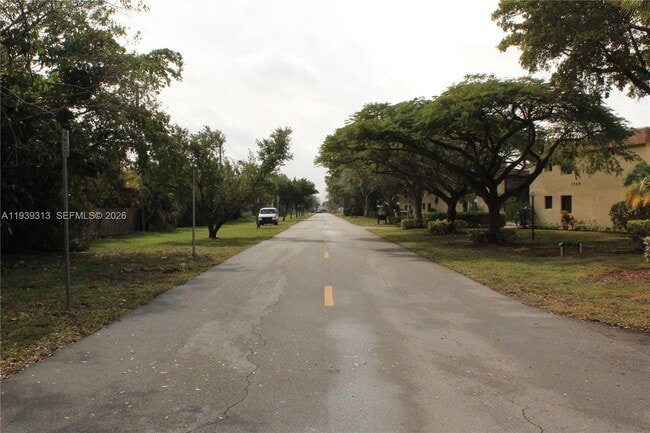 Building Photo - 1245 S Flagler Ave