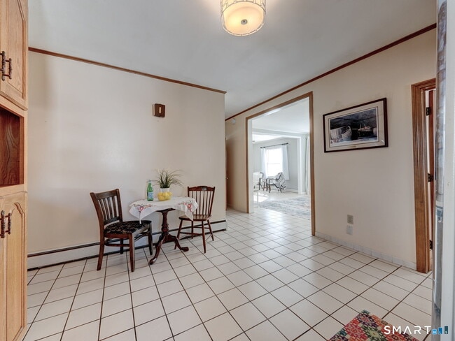 Building Photo - 176 New Litchfield St