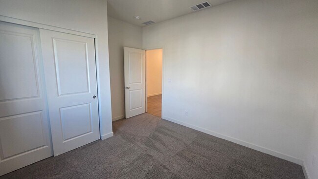 Building Photo - 7571 Grassy Plns Dr