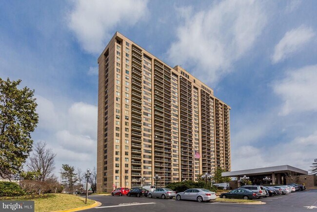 Building Photo - 3705 S George Mason Dr