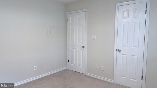 Building Photo - 3908 Penderview Dr