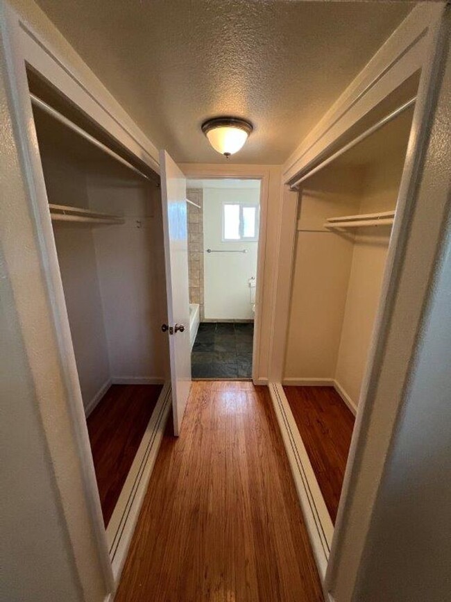 Building Photo - Nor Cal Realty Inc, - 2 BD 2 BTH Single fa...