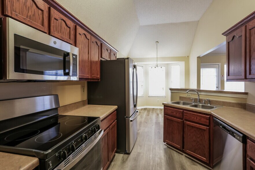 Building Photo - 4088 Carroll Dr