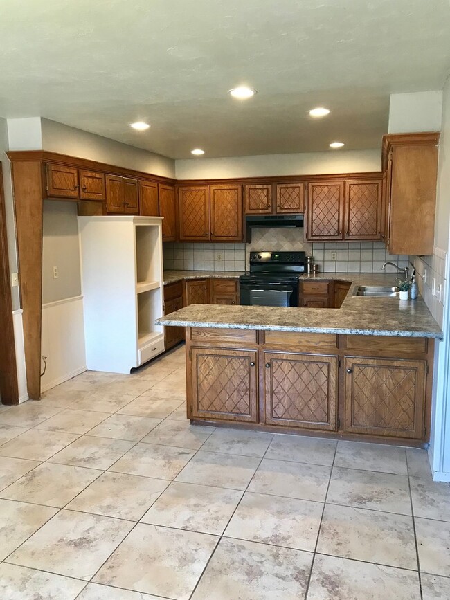 Building Photo - Updated 4 Bedroom Home in Harvest Hills