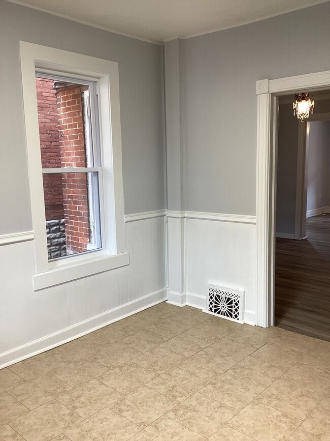 Building Photo - Beautifully Updated Half Duplex in the Boro