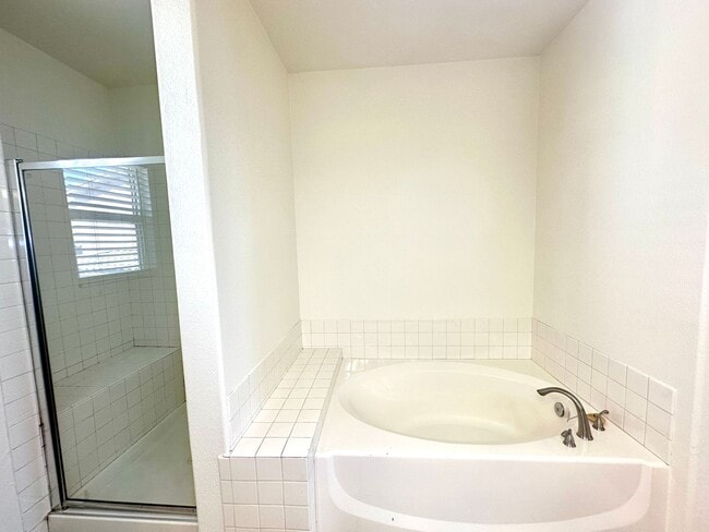 Building Photo - 5383Flowing Spring Street, Las Vegas, Nevada 89122