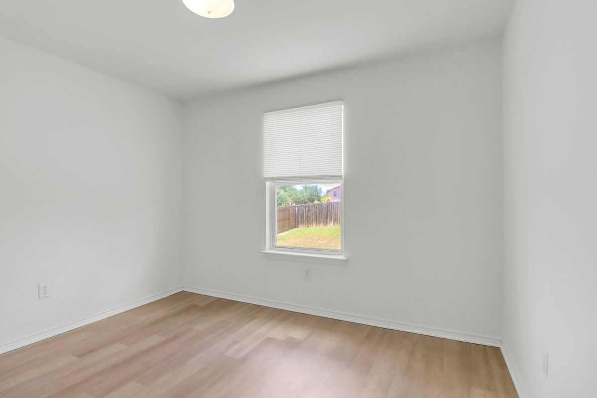 Building Photo - 11247 Dublin Trace