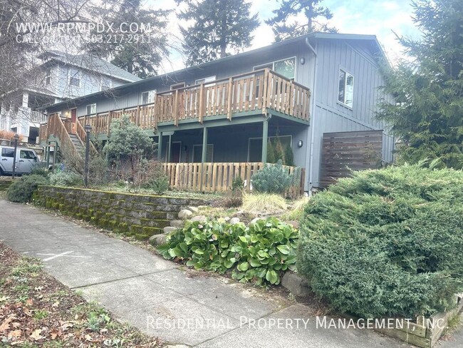 Primary Photo - Charming and Updated Mt. Tabor Apartment w...