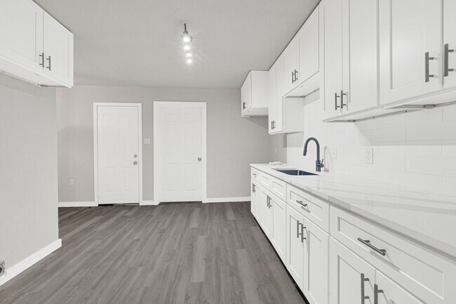 Building Photo - 10609 Murr Way