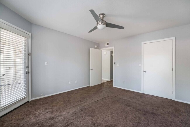 Primary Photo - Introducing a beautiful and cozy condomini...